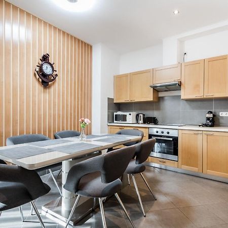 Bpr Timber Loft Home With Balcony 부다페스트 외부 사진